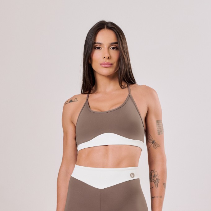 Top Castanho com Recorte Off White