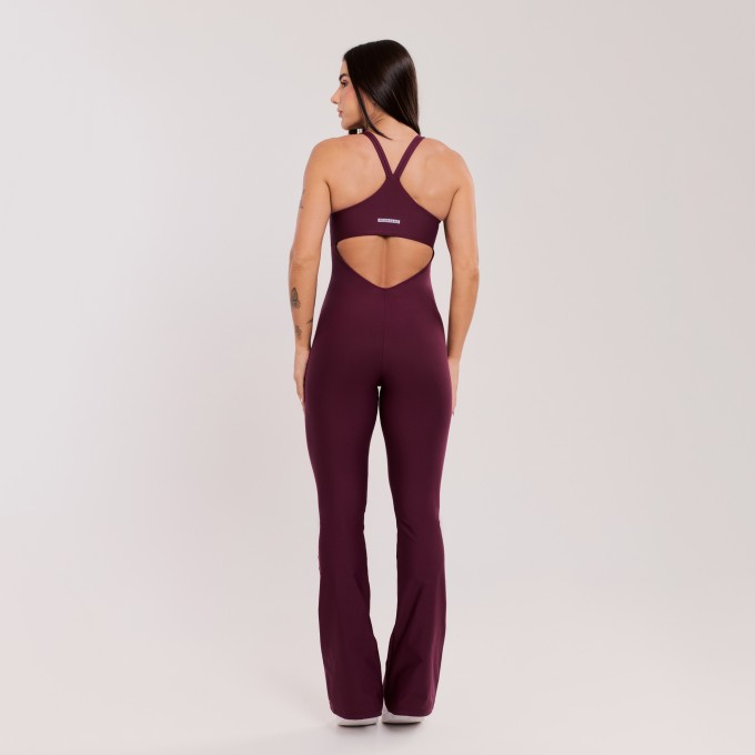 Macacão Flare Vinho Rubi