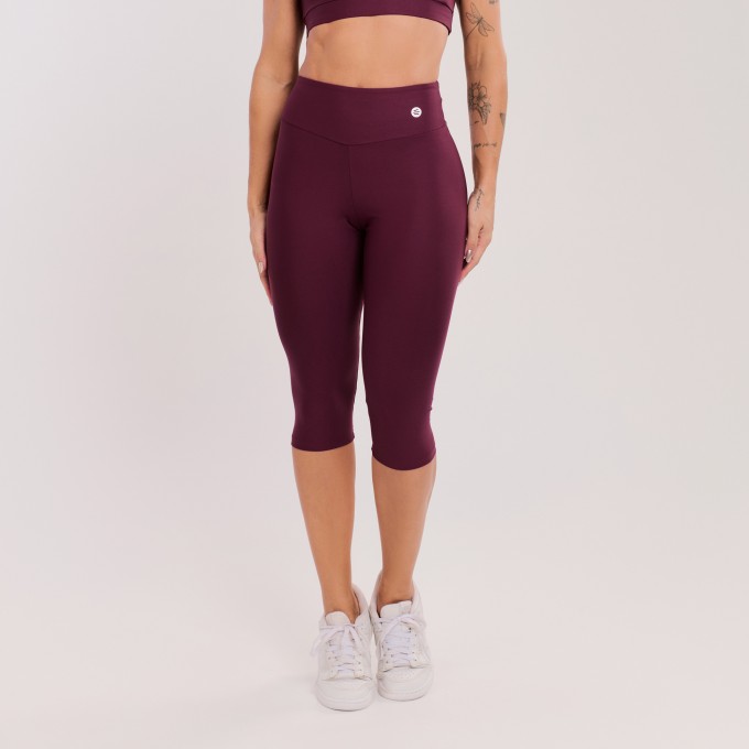Calça Corsário Básica Vinho Rubi