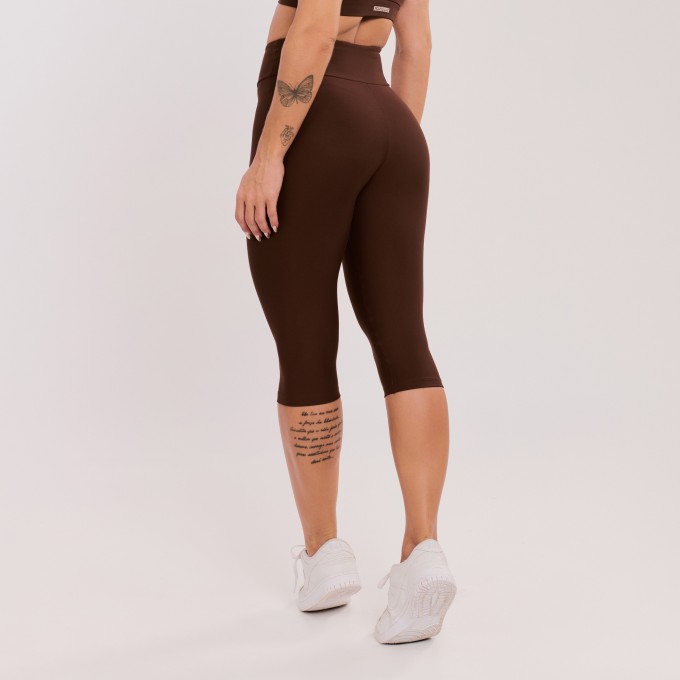 Calça Corsário Básica Marrom Escuro