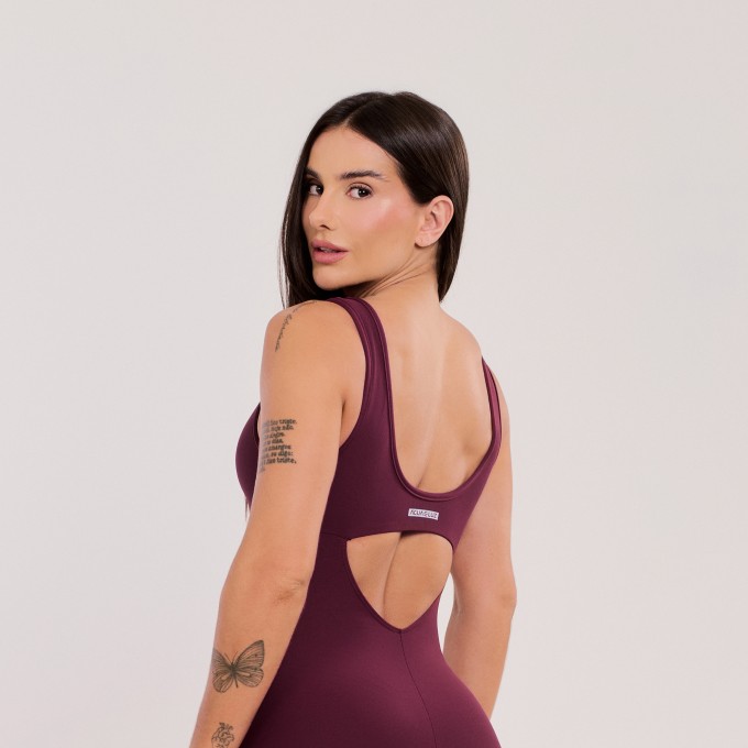 Macacão Básico com Alças Largas Vinho Rubi